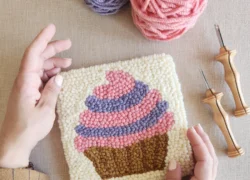 PunchNeedleWorld_Cupcake_pattern_sq_900x